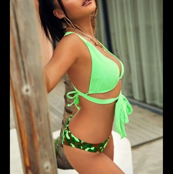 Bikini Set ❤ - Picture 2 of 4